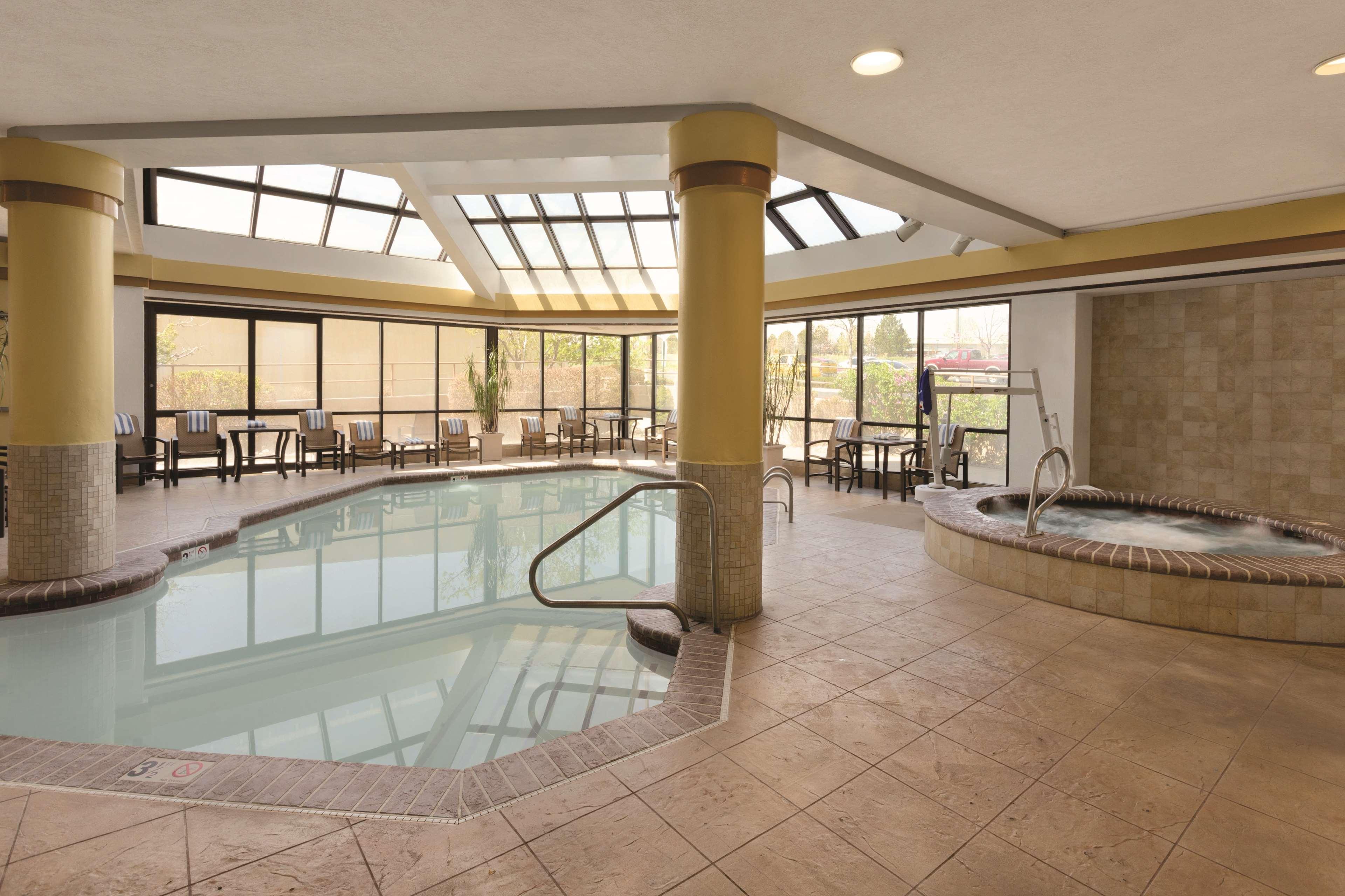 Embassy Suites Denver Tech Center Сентенниал Экстерьер фото